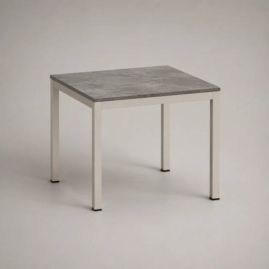 Quadratischer Esstisch 80 × 80 × 75 cm aus Spanplatte mit Stahlgestell, Grau und Silber